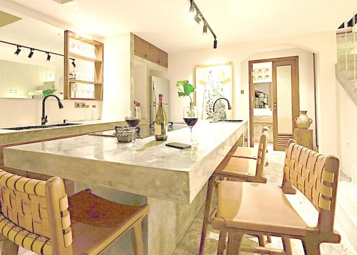 Villa Masara - 5min To - 2min To Shops & Restaurants *